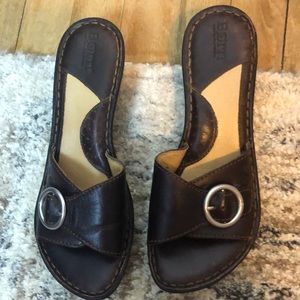 BORN brown Leather W/ silver buckle SZ 7, sandals. Small heal. Great condition